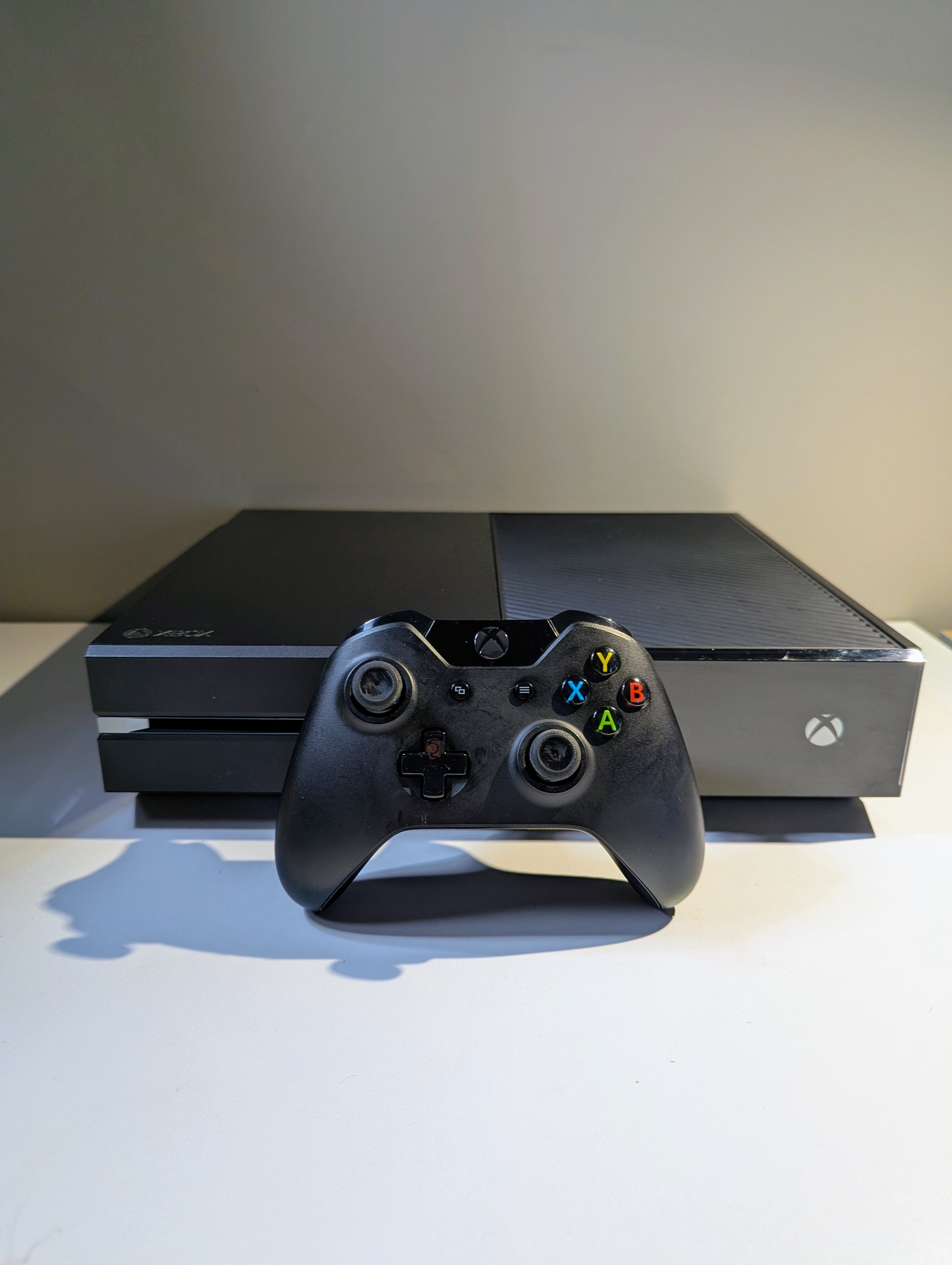Xbox One 500 GB Black Console (Gloss)