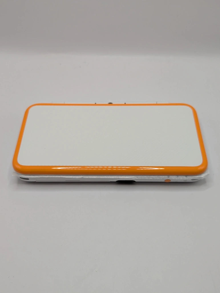 Nintendo 2DS XL White + Orange [Mario Kart 7 Pre-installed]
