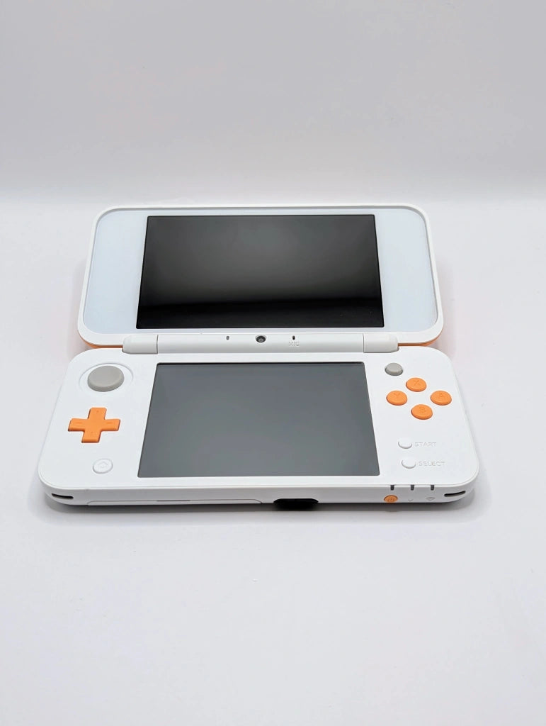 Nintendo 2DS XL White + Orange [Mario Kart 7 Pre-installed]
