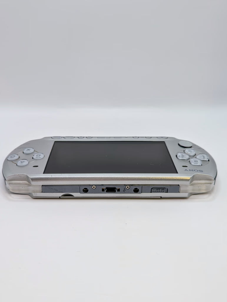 Silver PSP 3001 + 4GB Memory Stick