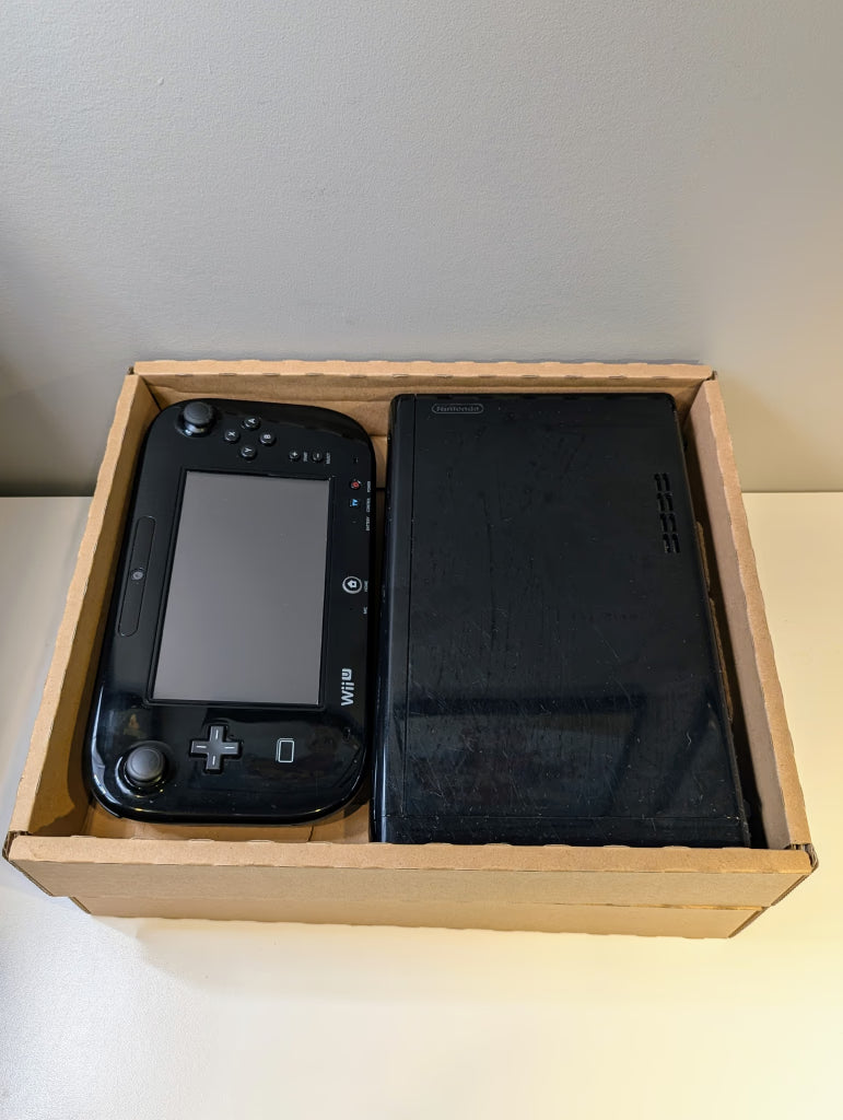 Wii U 32GB Console [Super Mario 3D World Deluxe Set]