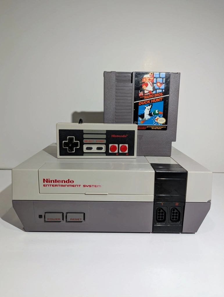 NES System + Mario / Duck Hunt