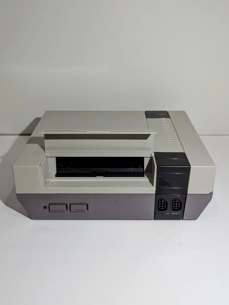 NES System + Mario / Duck Hunt