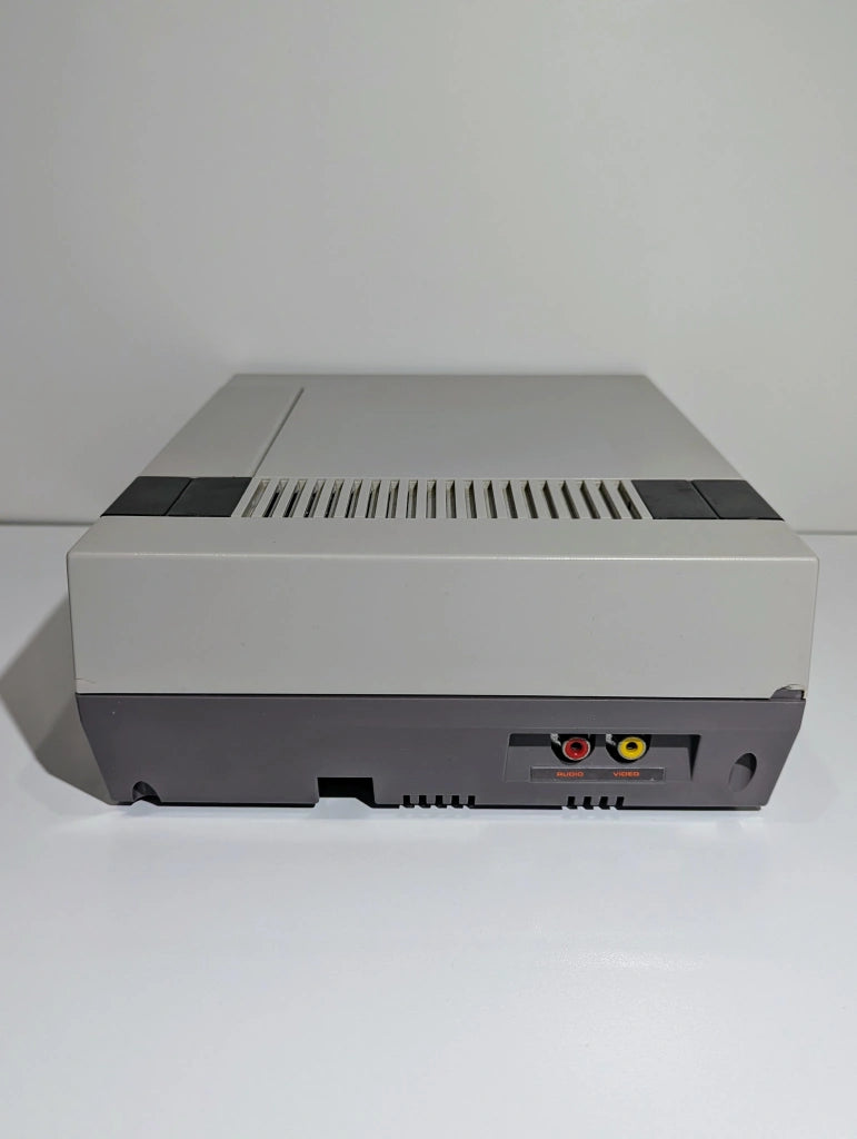 NES System + Mario / Duck Hunt
