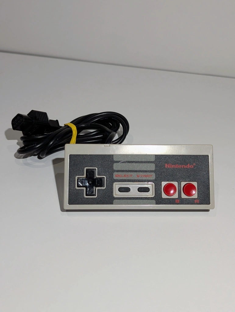 NES System + Mario / Duck Hunt