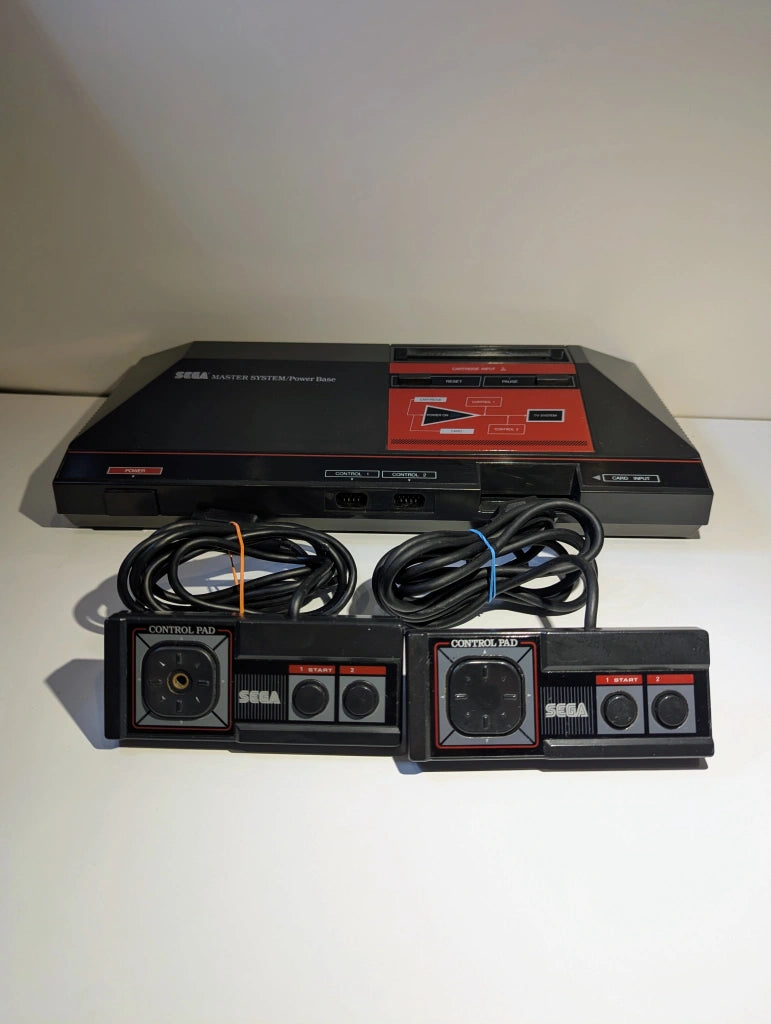 Sega Master System Console - 2 Controllers