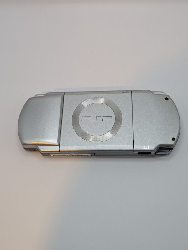 Silver PSP 2000 - Image 5