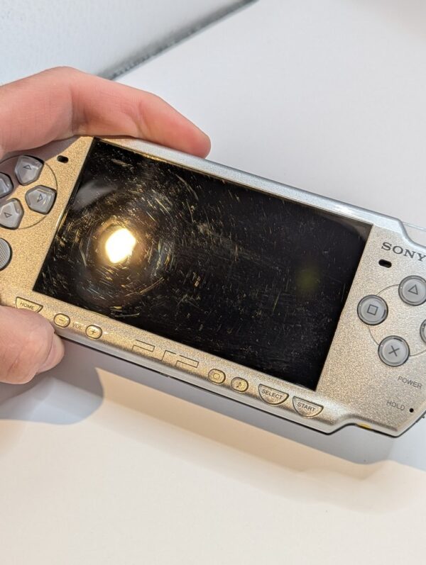 Silver PSP 2000 - Image 8