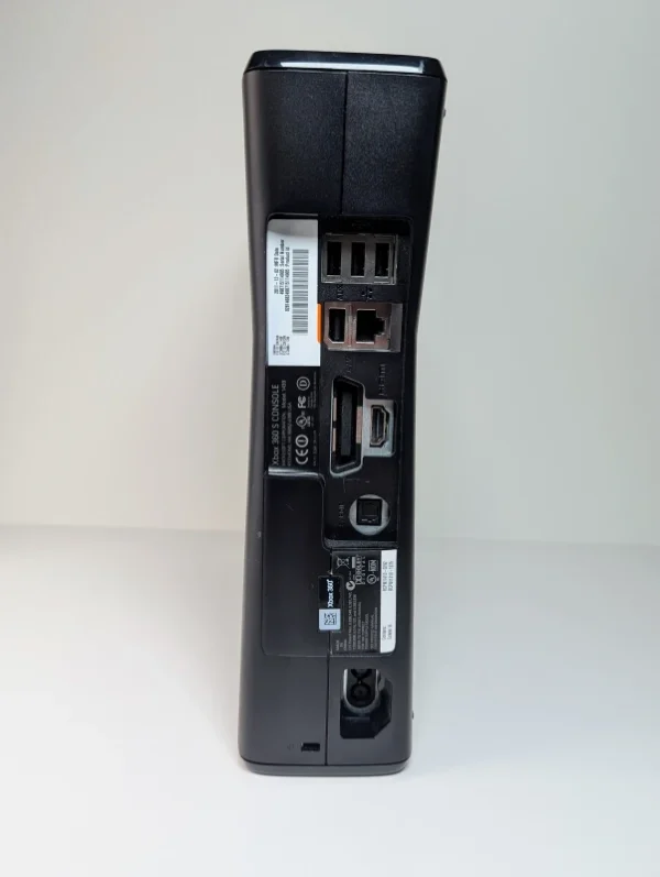 Xbox 360 Slim - 4GB - Image 3