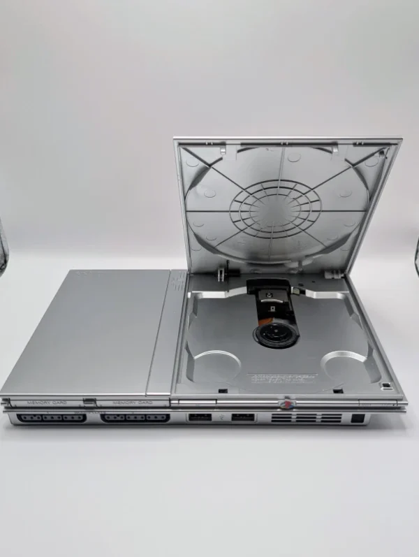 Playstation 2 Slim - Silver - Image 7