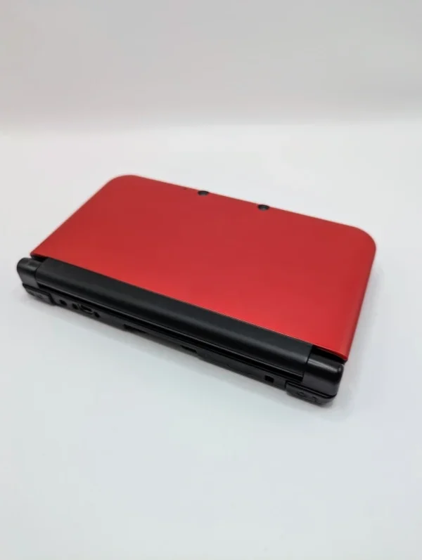 Red Nintendo 3DS XL - Image 2