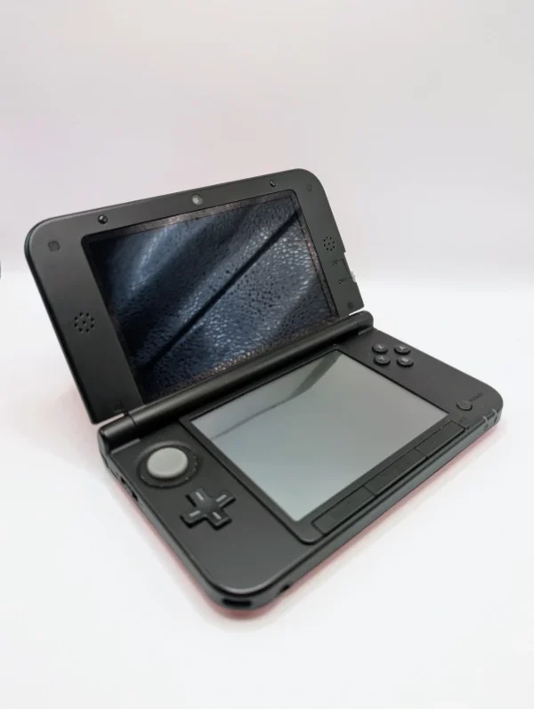 Red Nintendo 3DS XL - Image 3