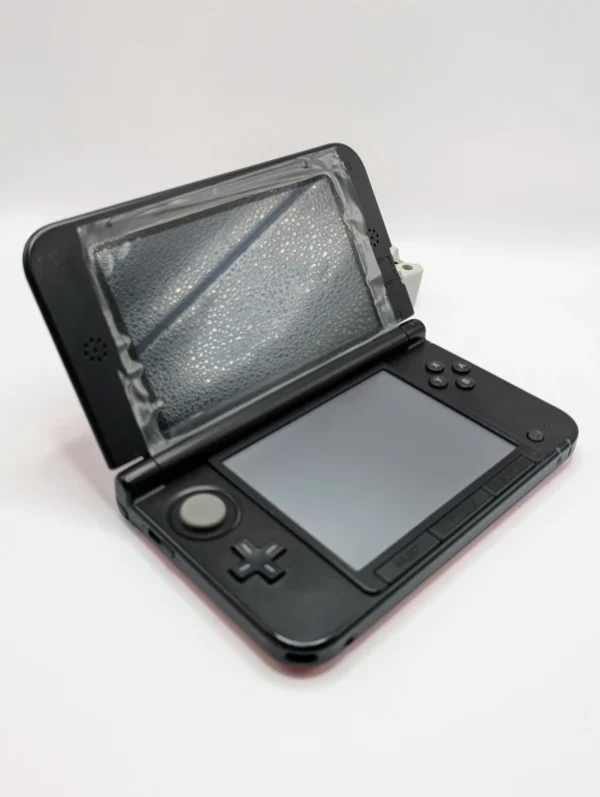 Nintendo 3DS XL Pokemon Xerneas + Yveltal Red Edition - Image 2