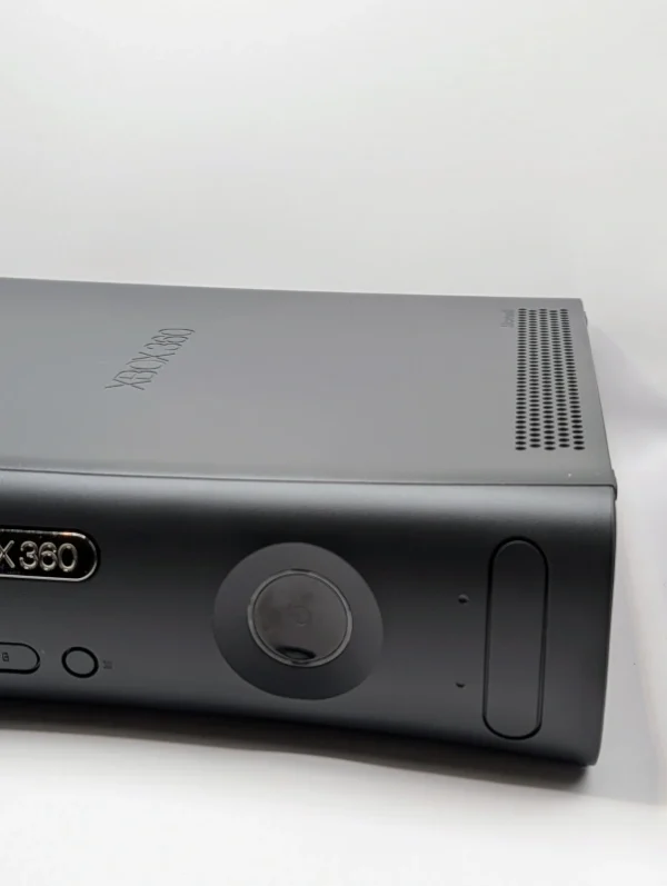 Xbox 360 Elite - 120GB - Image 3
